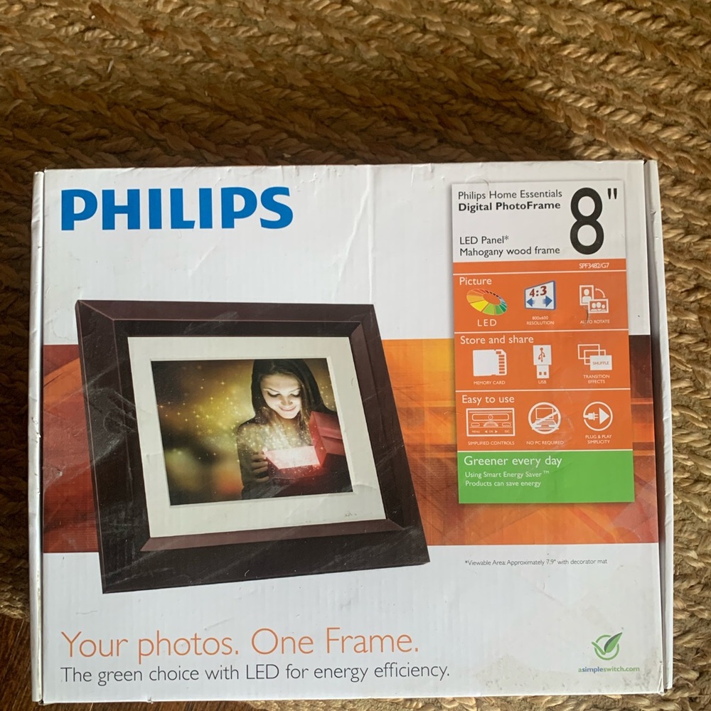 Phillips 8in digital frame